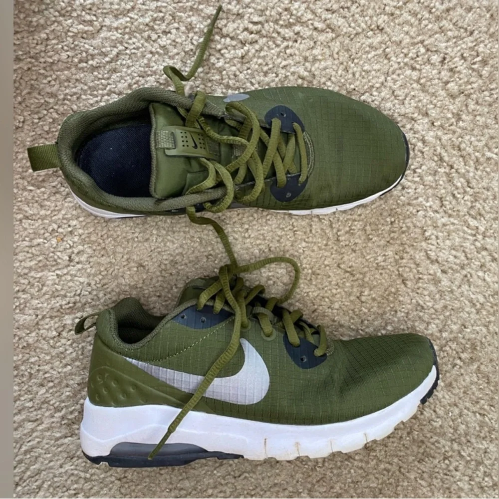 Nike Air Max Army Green Women’s Shoes Size 6.5 - Picture 2 of 5